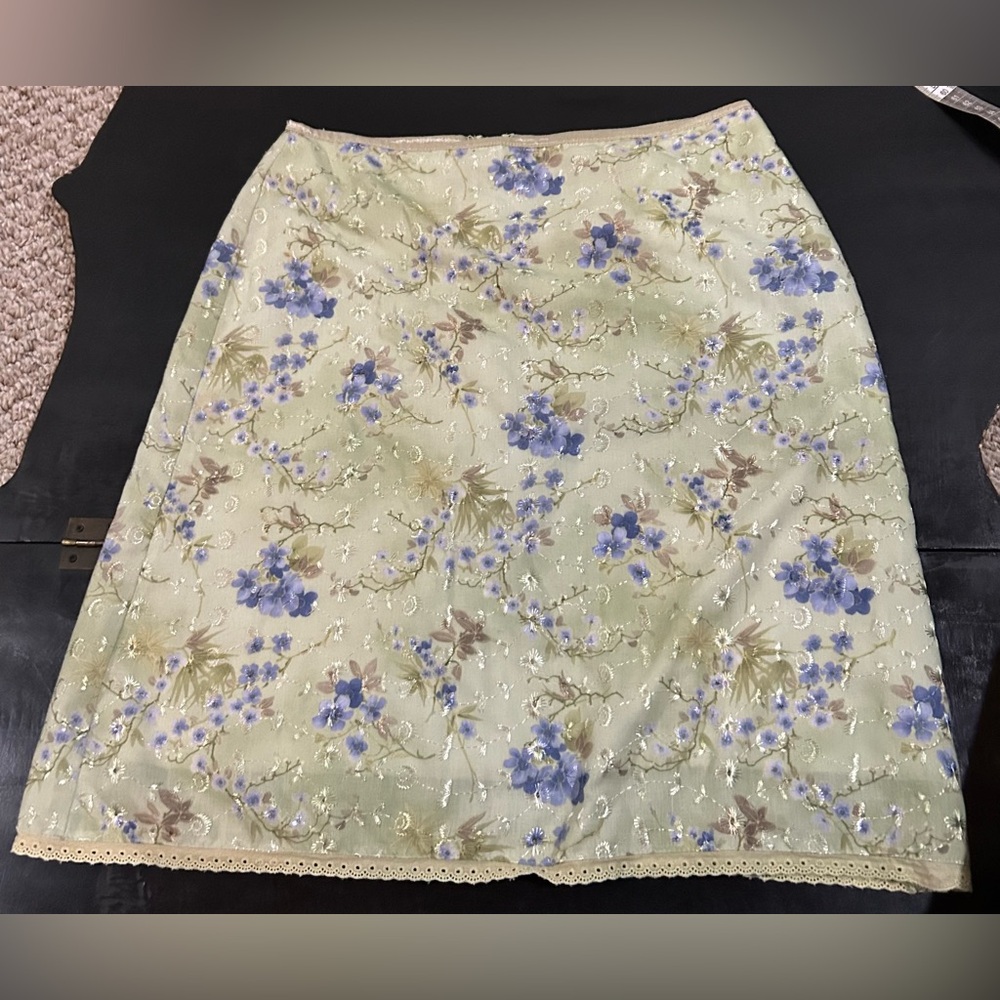 Exact Change Floral Print Skirt in Cream and Blue Lace Trim